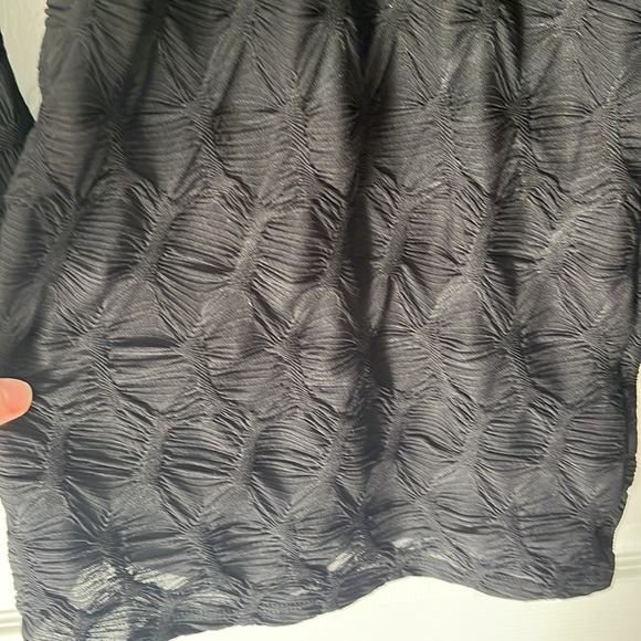 BEBE Fitted black dress with bell sleeves - Picture 4 of 6